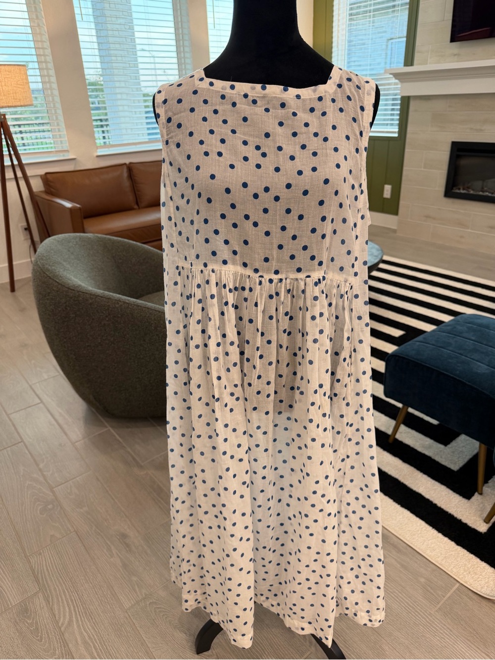 METTA MELBOURNE 100% Cotton Lightweight White w/ Blue Polka Dots Dress S/M VGUC